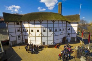 globe_theatre_with_publicLOW